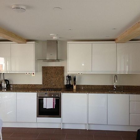 Max Serviced Apartments Commercial Road Λονδίνο Εξωτερικό φωτογραφία